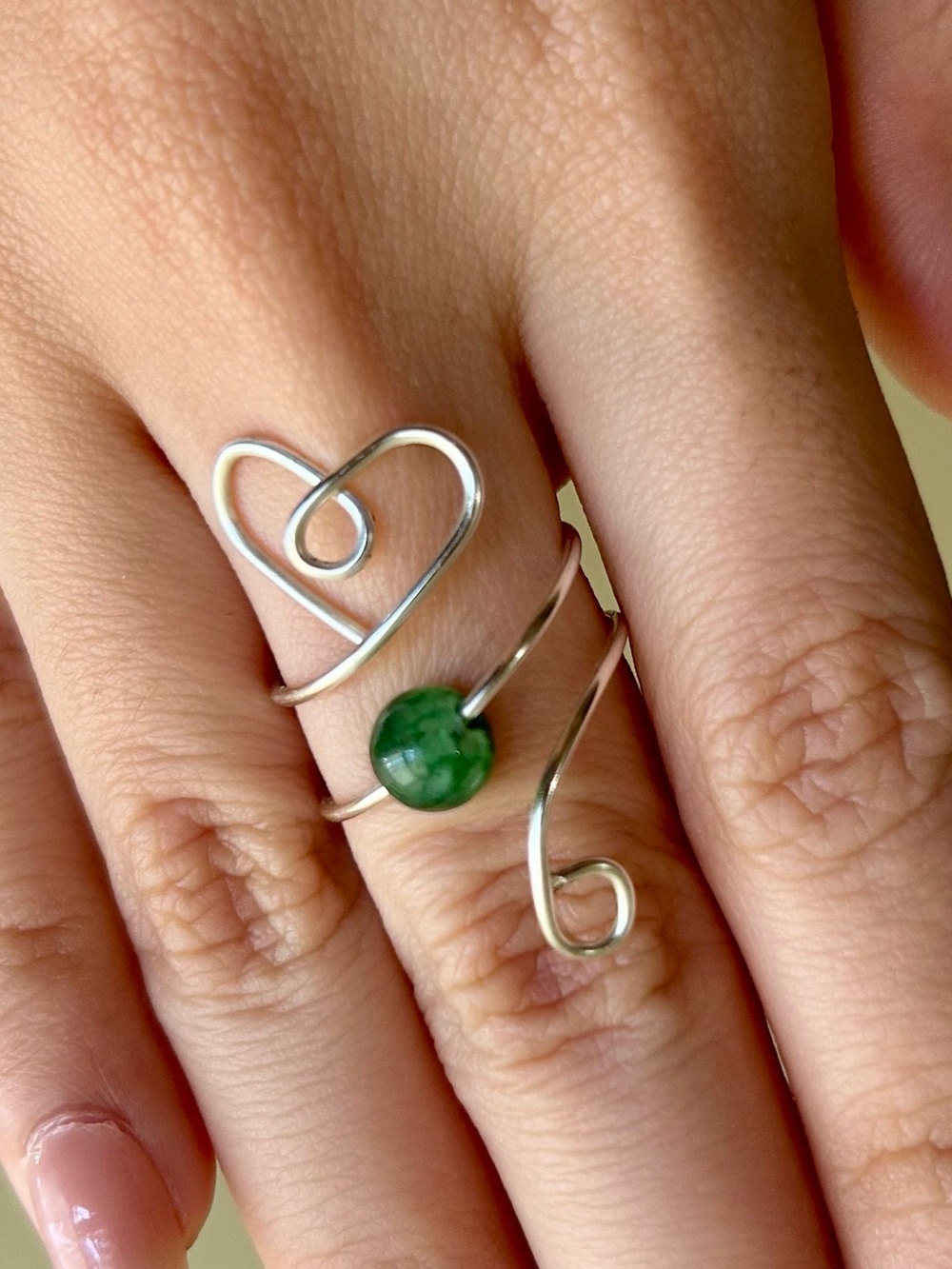Silver Plated Wire Heart Ring w/ Green Bead | Handmade Style | Size 6